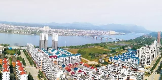 東方龍商務(wù)與江西省萬(wàn)安縣達(dá)成委托招商引資合作，助力加快轉(zhuǎn)型步伐，增強(qiáng)發(fā)展后勁