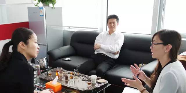 上海美國商會(huì)與東方龍商務(wù)進(jìn)一步探討合作模式及投資選址項(xiàng)目細(xì)節(jié) 上海美國商會(huì)與東方龍商務(wù)進(jìn)一步探討合作模式及投資選址項(xiàng)目細(xì)節(jié)