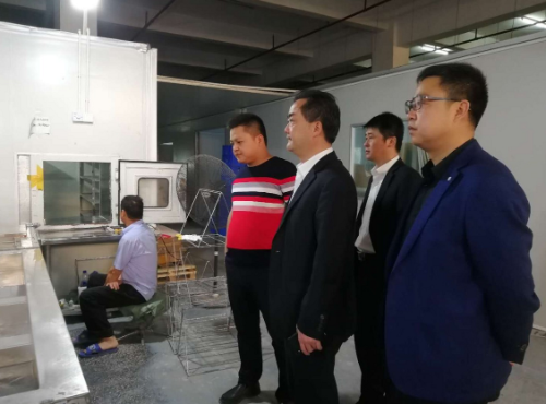 陪同政府園區(qū)對(duì)接考察智能手機(jī)配件投資選址項(xiàng)目，加快推進(jìn)項(xiàng)目選址落地