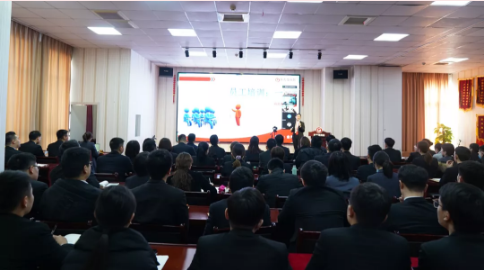 東方龍商務(wù)集團(tuán)開展年終系列培訓(xùn)，為實(shí)現(xiàn)2021年目標(biāo)鍛造專業(yè)招商團(tuán)隊