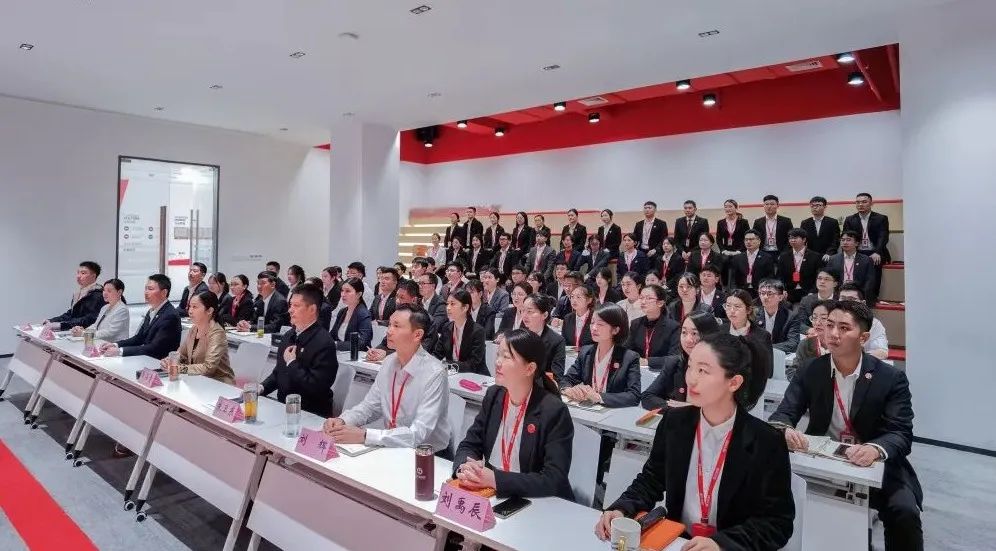 【月度總結(jié)】喜迎進博，奮戰(zhàn)百日，決勝2022！東方龍商務(wù)集團成功舉行9月份月度總結(jié)會