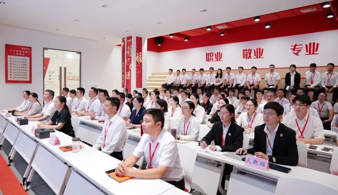 抓好項(xiàng)目開發(fā)先手棋，夯實(shí)項(xiàng)目落地硬支撐！9月上旬，集團(tuán)共33個(gè)優(yōu)質(zhì)投資選址項(xiàng)目通過評估